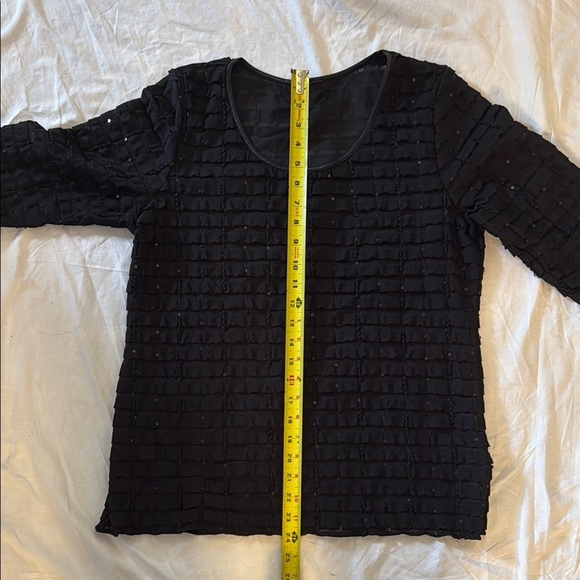 Elegant Black Textured Women's Top with sequins. Size Med. - Picture 7 of 8